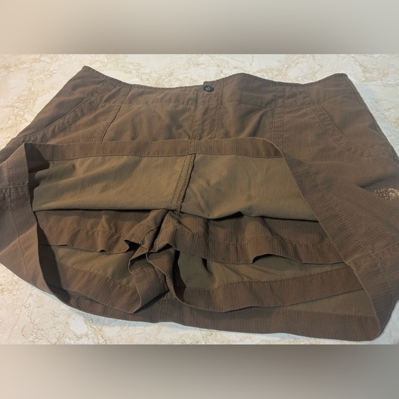 The North Face Dark Brown Water Resistant Hiking Trail Skort Size 10 EUC - Picture 9 of 11